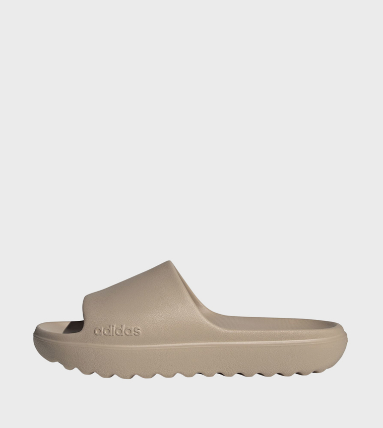 ADILETTE LUMIA Slides