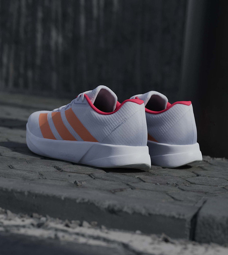 حذاء جري دورامو آر سي 2