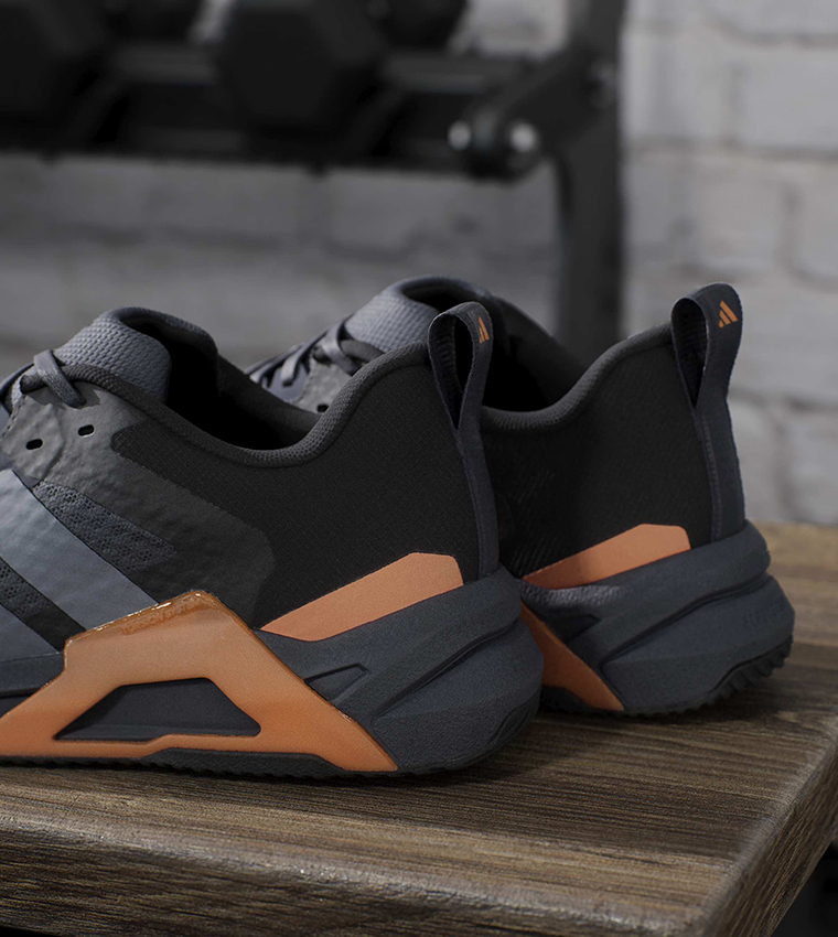 حذاء تدريب دروب سيت كنترول