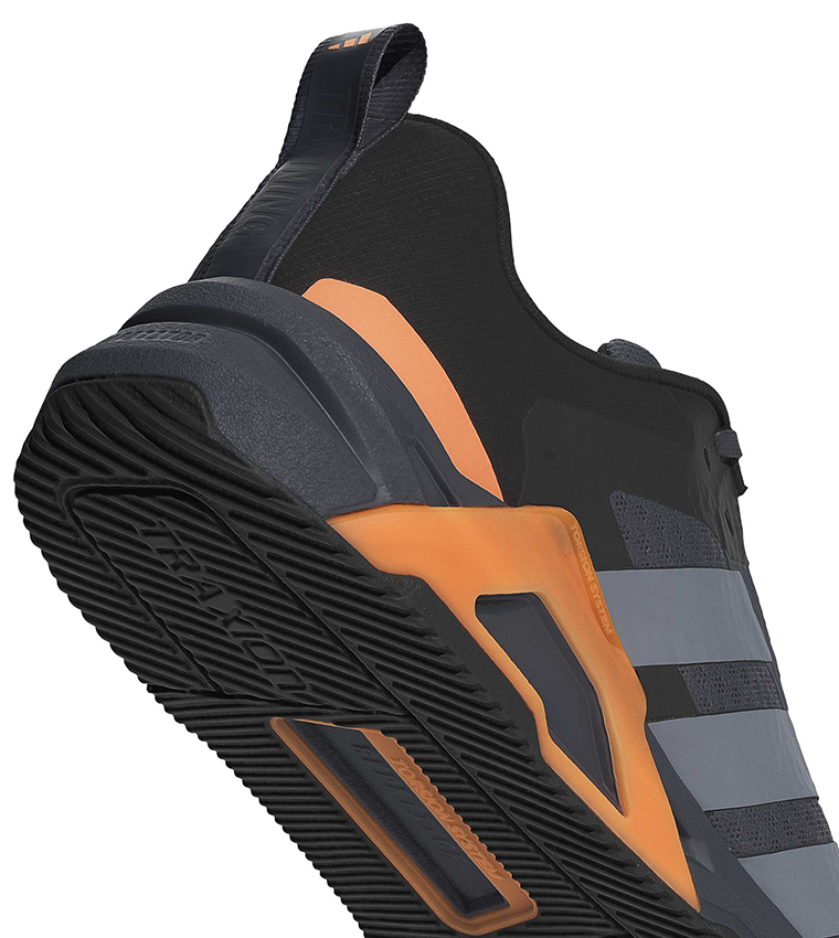 حذاء تدريب دروب سيت كنترول