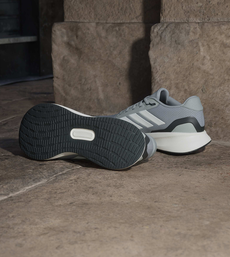 RUNFALCON 5 Stripe Detail Lace-Up Shoes