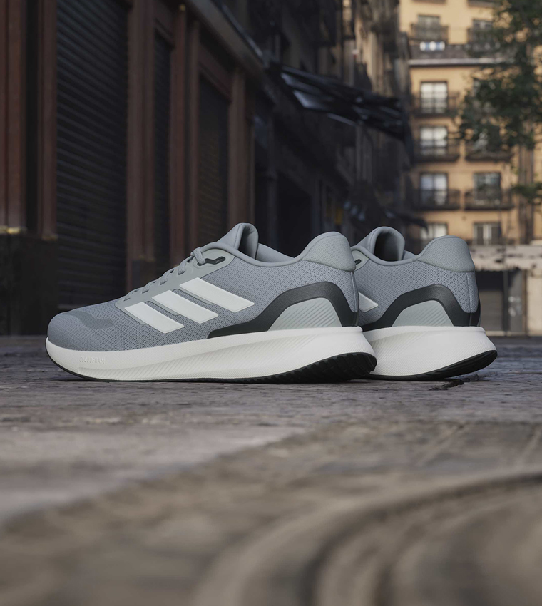 RUNFALCON 5 Stripe Detail Lace-Up Shoes