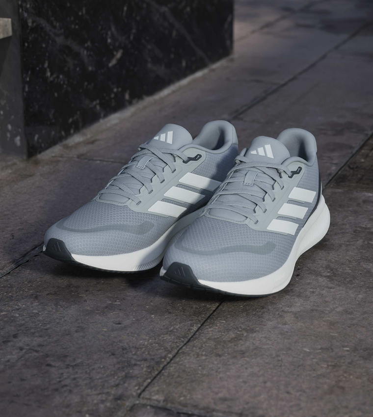 RUNFALCON 5 Stripe Detail Lace-Up Shoes