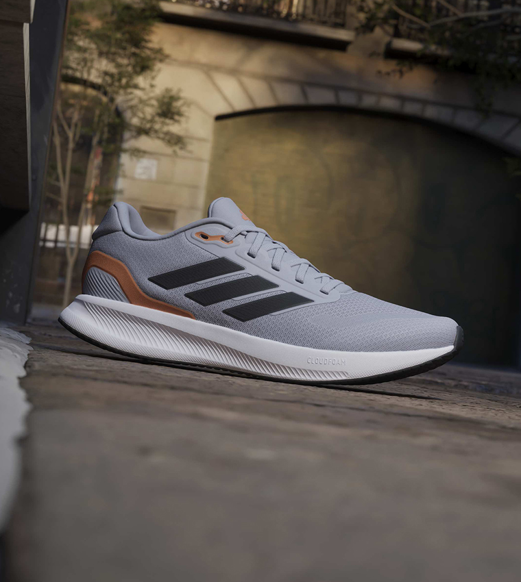 RUNFALCON 5 Stripe Detail Lace-Up Shoes