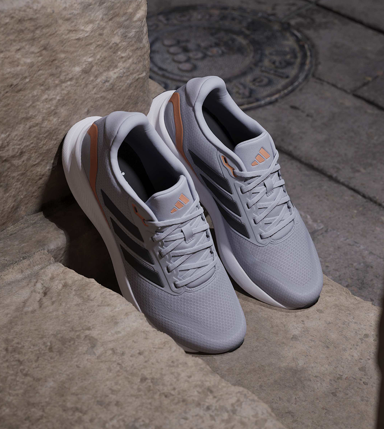 RUNFALCON 5 Stripe Detail Lace-Up Shoes