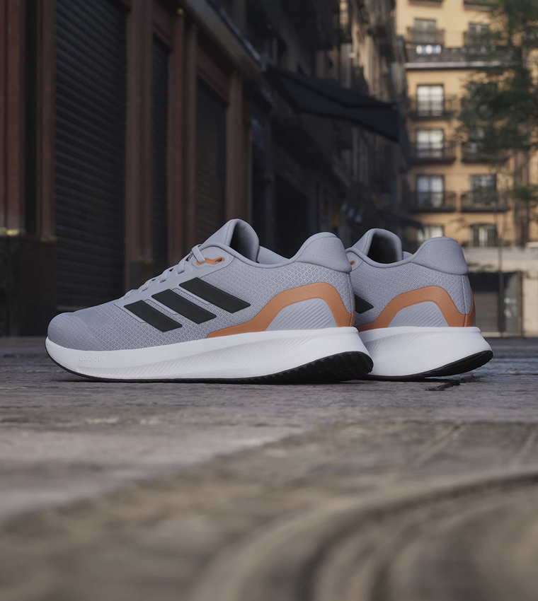 RUNFALCON 5 Stripe Detail Lace-Up Shoes