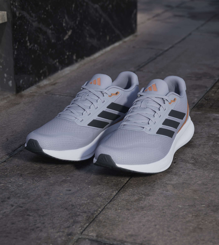 RUNFALCON 5 Stripe Detail Lace-Up Shoes