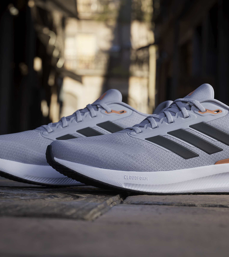 RUNFALCON 5 Stripe Detail Lace-Up Shoes