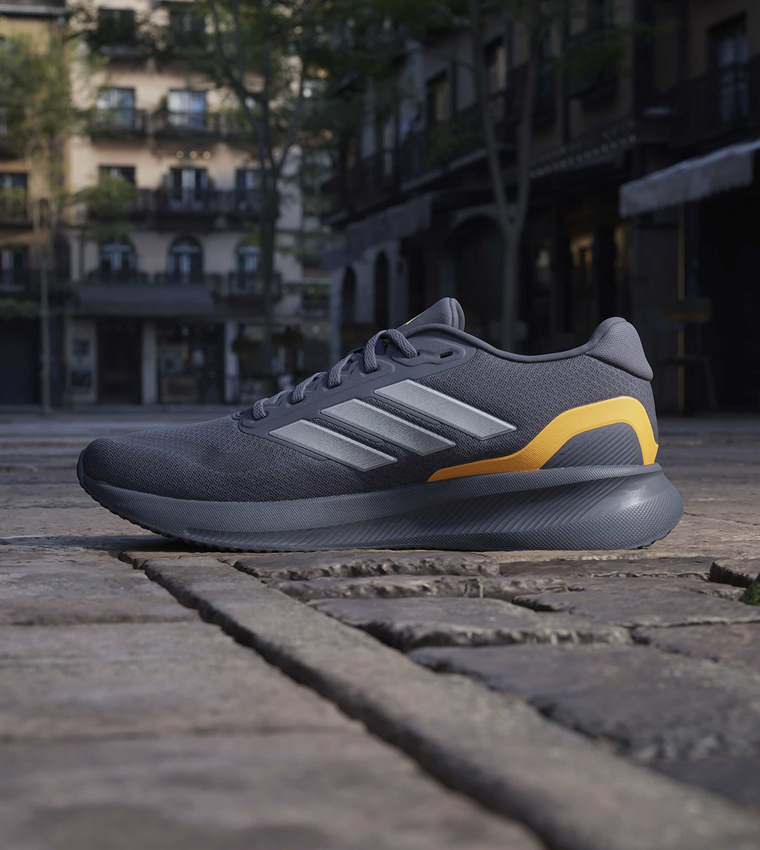 RUNFALCON 5 Stripe Detail Lace-Up Shoes