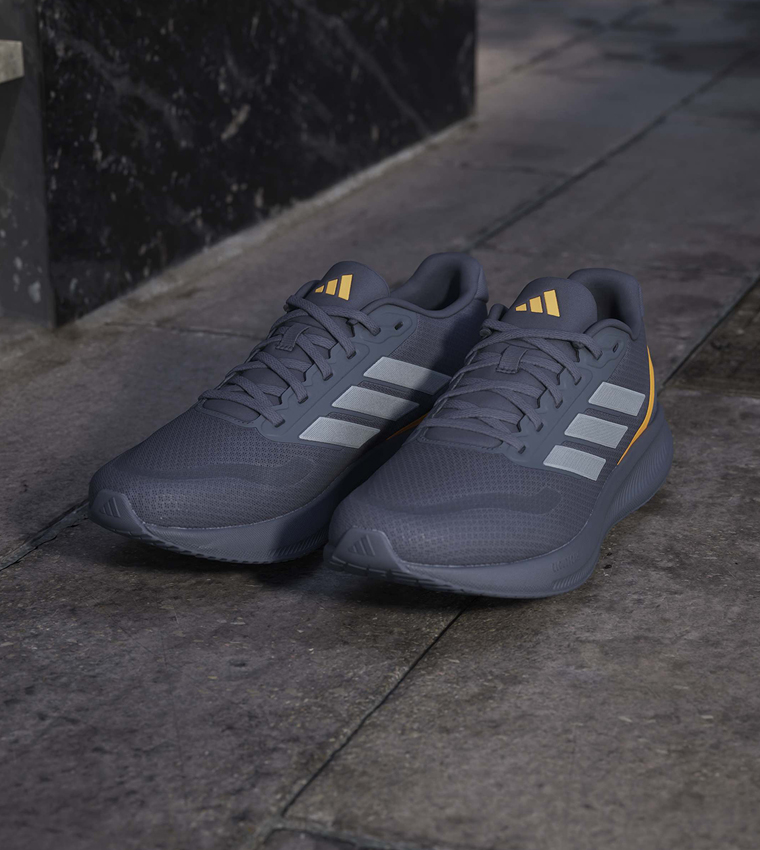 RUNFALCON 5 Stripe Detail Lace-Up Shoes