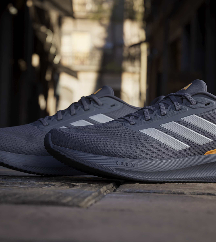 RUNFALCON 5 Stripe Detail Lace-Up Shoes