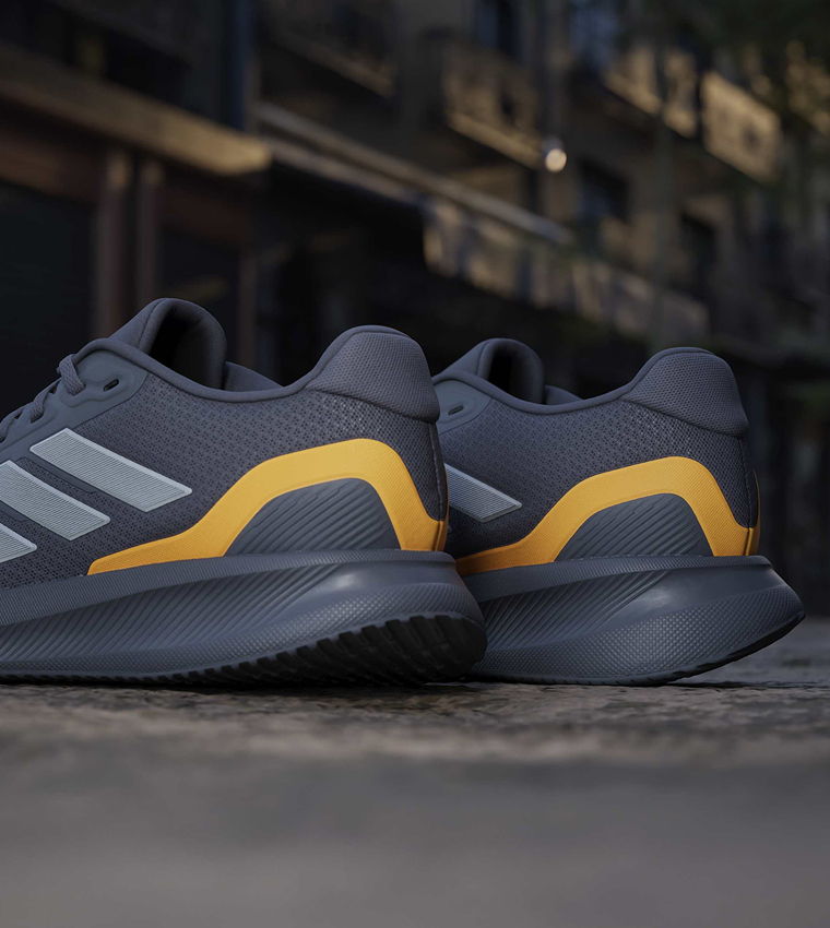 RUNFALCON 5 Stripe Detail Lace-Up Shoes