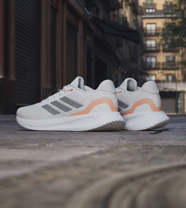 RUNFALCON 5 Stripe Detail Lace-Up Shoes