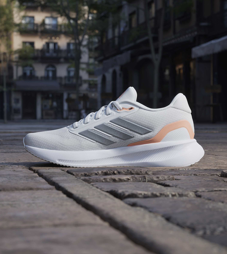 RUNFALCON 5 Stripe Detail Lace-Up Shoes