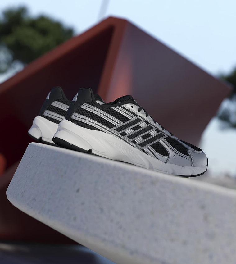 TECHNOCHAOS 2000 Color Block Lace-Up Sneakers