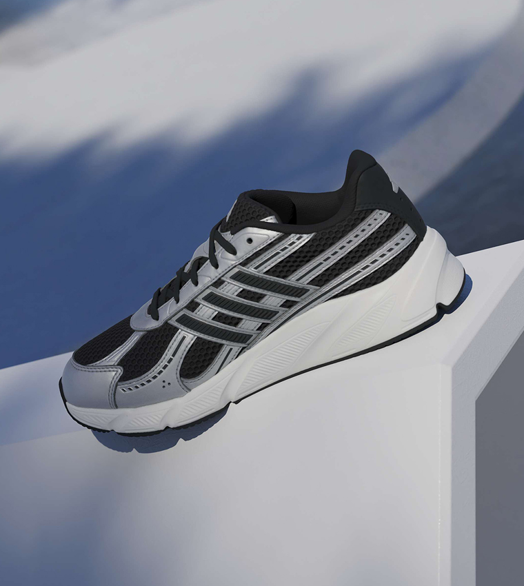 TECHNOCHAOS 2000 Color Block Lace-Up Sneakers