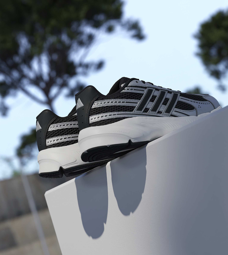 TECHNOCHAOS 2000 Color Block Lace-Up Sneakers