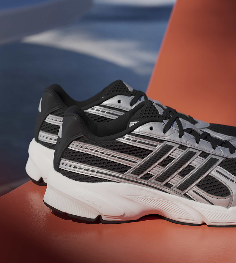 TECHNOCHAOS 2000 Color Block Lace-Up Sneakers