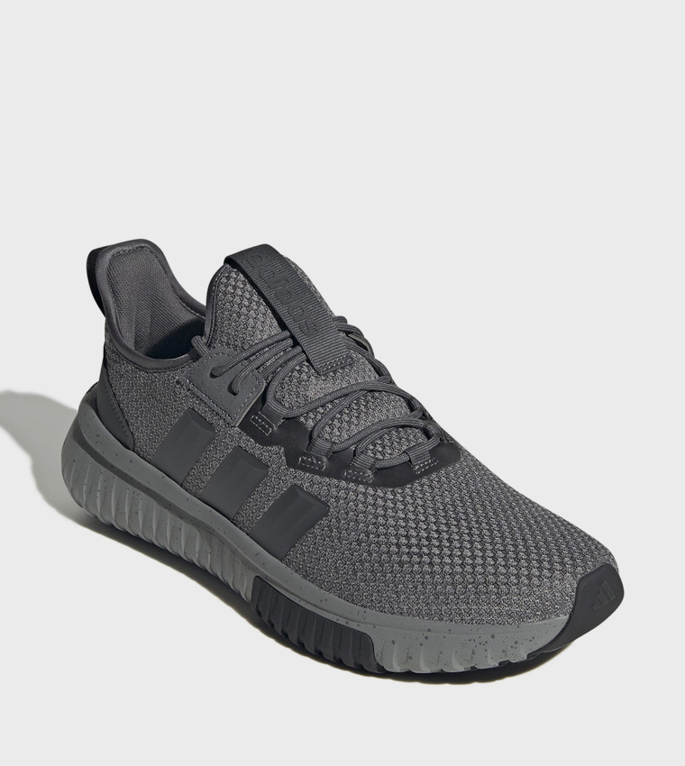 سنيكرز كابتير شبكي بشعار