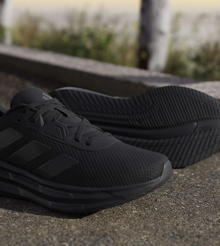 GALAXY 7 EXTRA WIDE Stripe Detail Lace-Up Running Shoes