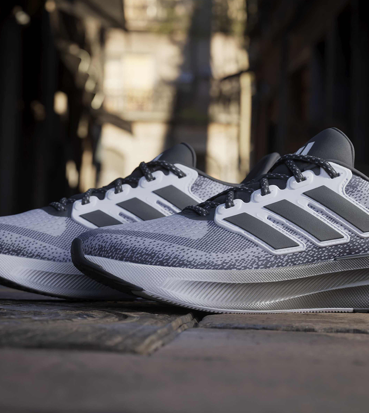 ULTRARUN 5 Color Block Lace-Up Shoes