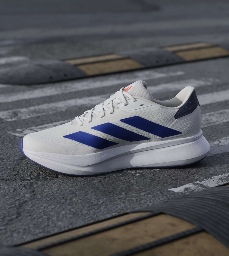 حذاء جري دورامو إس إل 2 مخطط برباط