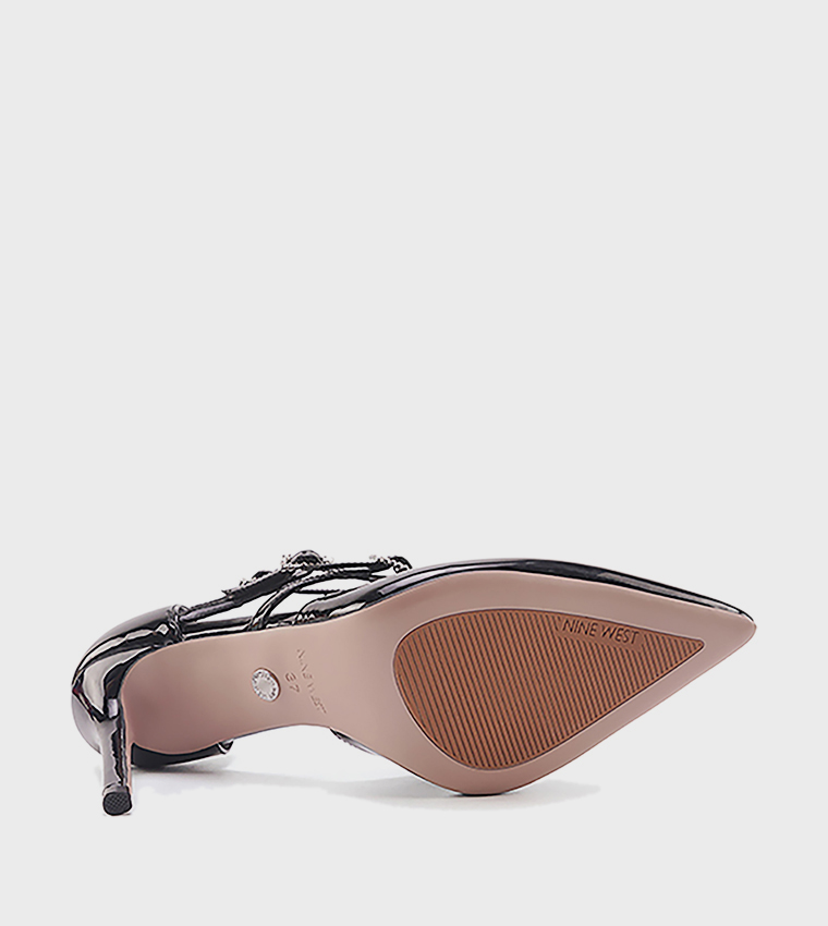 حذاء كعب مزين بأشرطة وإبزيم