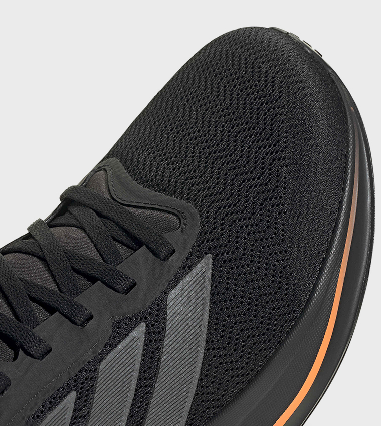 سنيكرز ريسبونس رانر مخطط وبرباط