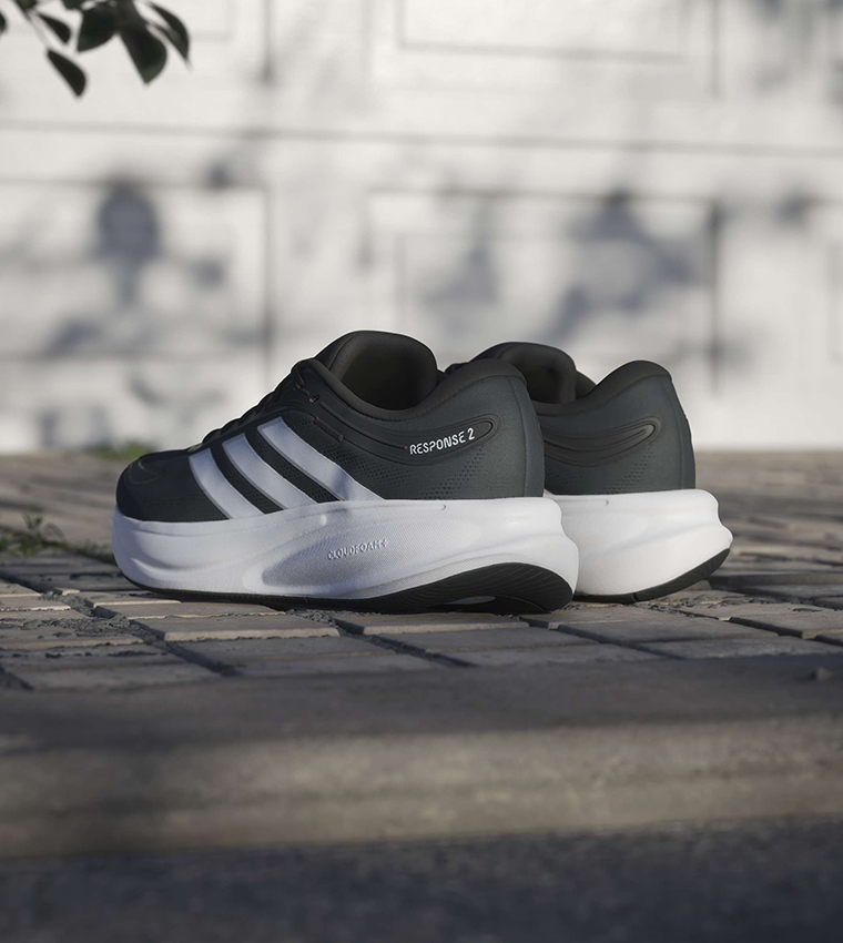 RESPONSE 2 Stripe Detail Running Shoes