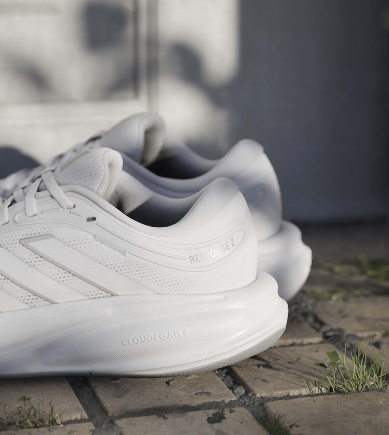 RESPONSE 2 Stripe Detail Running Shoes