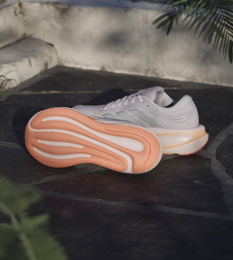 سنيكرز جري ريسبونس مخطط