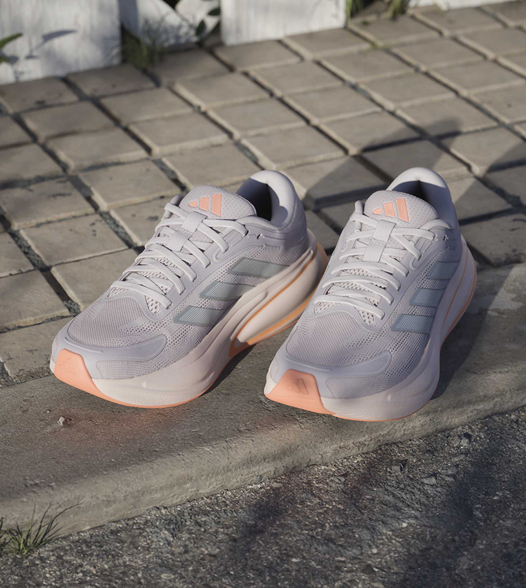 سنيكرز جري ريسبونس مخطط