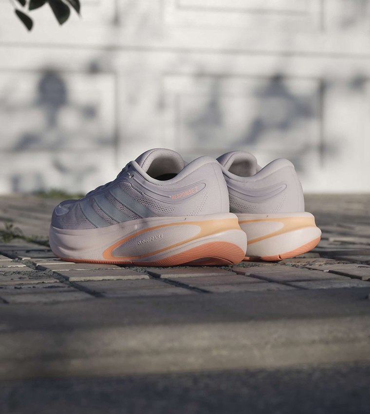 سنيكرز جري ريسبونس مخطط