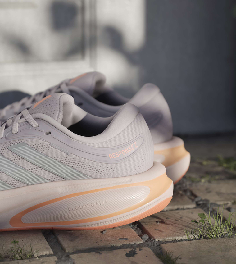 سنيكرز جري ريسبونس مخطط