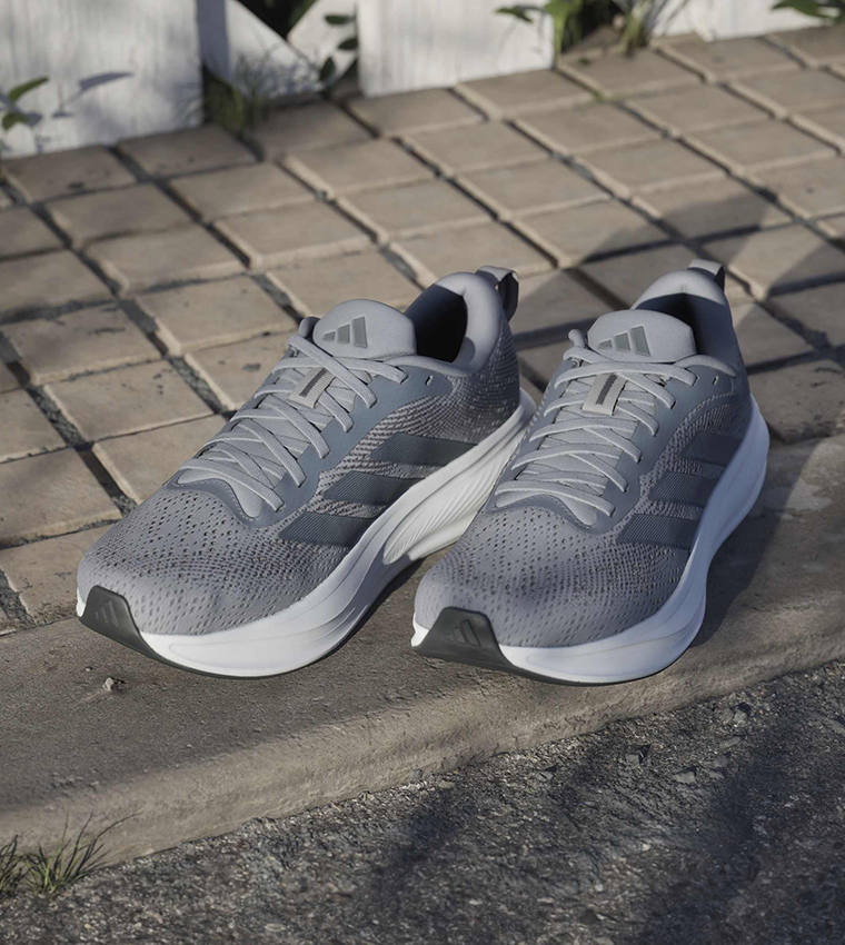 RESPONSE PACE Stripe Detail Running Shoes