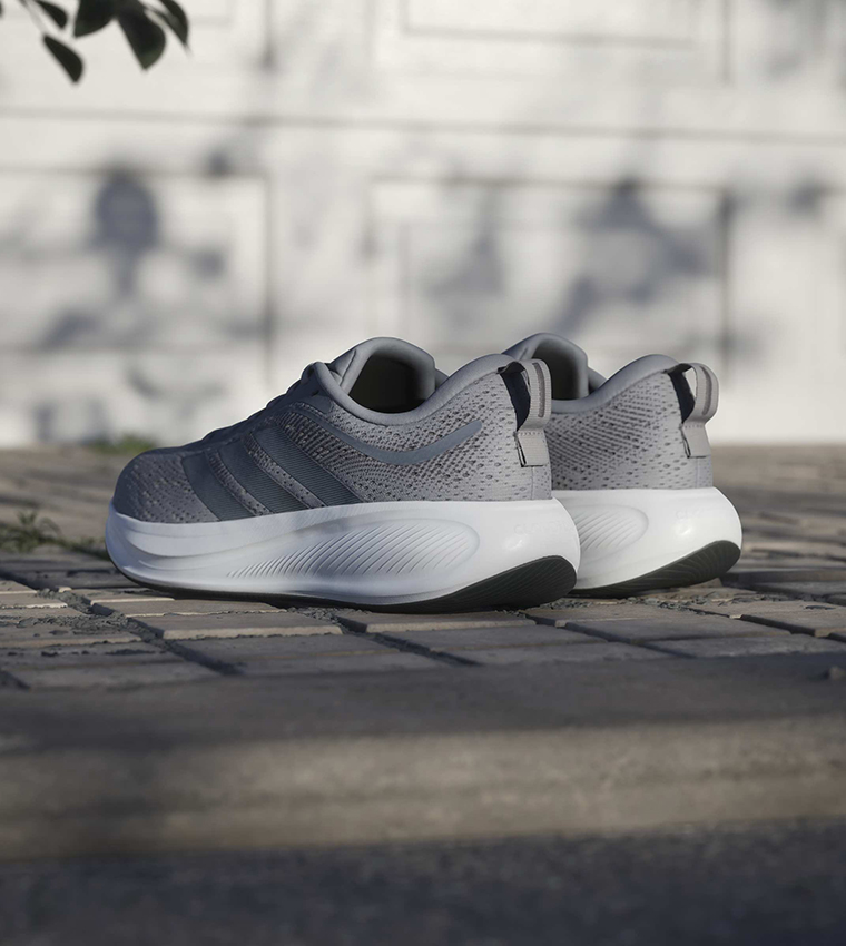 RESPONSE PACE Stripe Detail Running Shoes