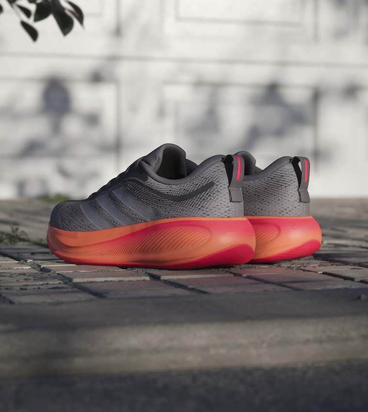 RESPONSE PACE Stripe Detail Running Shoes