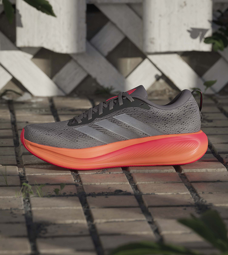 RESPONSE PACE Stripe Detail Running Shoes