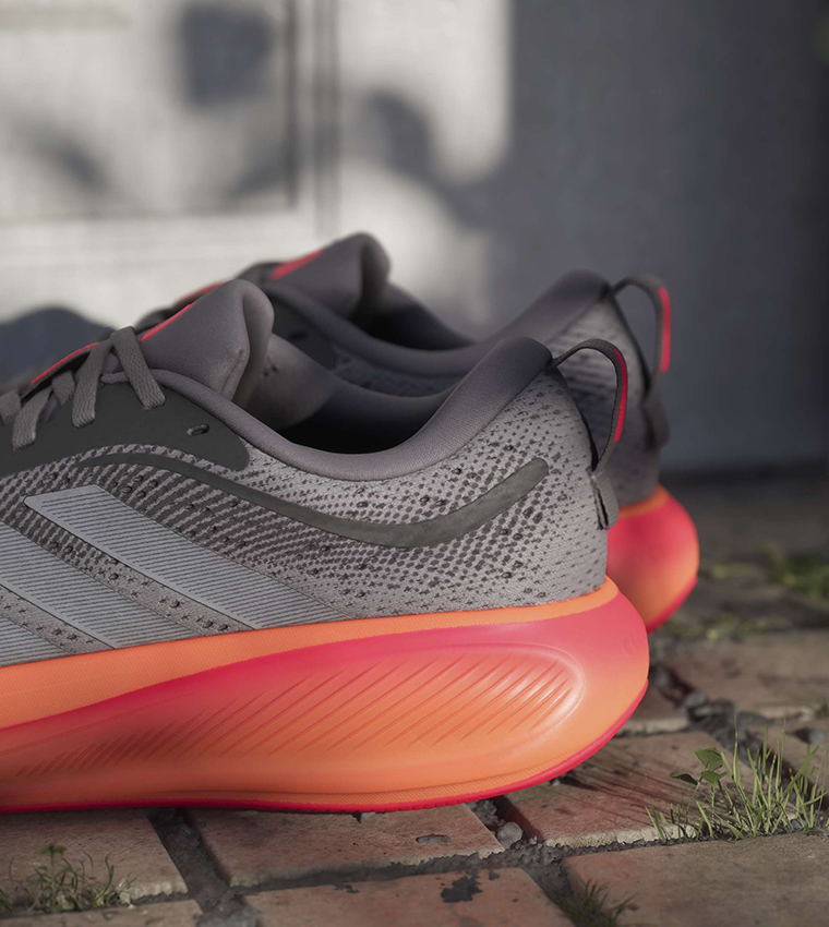 RESPONSE PACE Stripe Detail Running Shoes