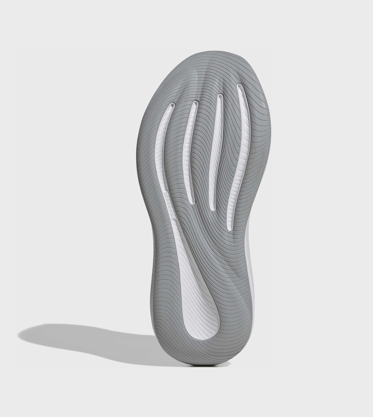 سنيكرز جري ريسبونس بيس مخطط