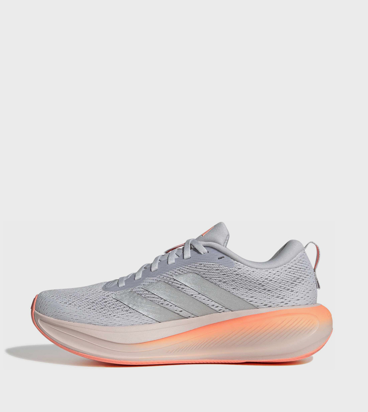 سنيكرز جري ريسبونس بيس مخطط