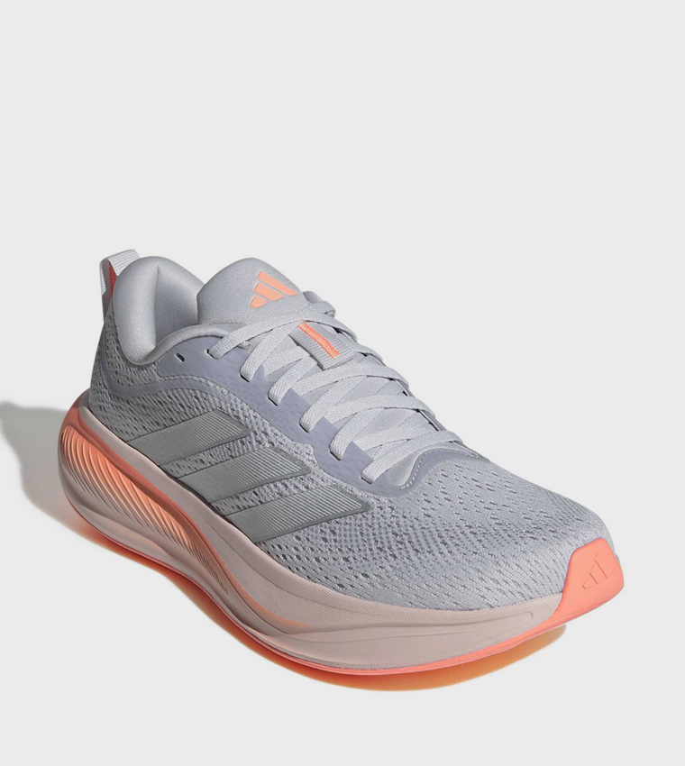 سنيكرز جري ريسبونس بيس مخطط