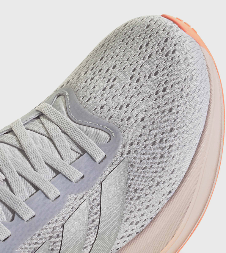 سنيكرز جري ريسبونس بيس مخطط