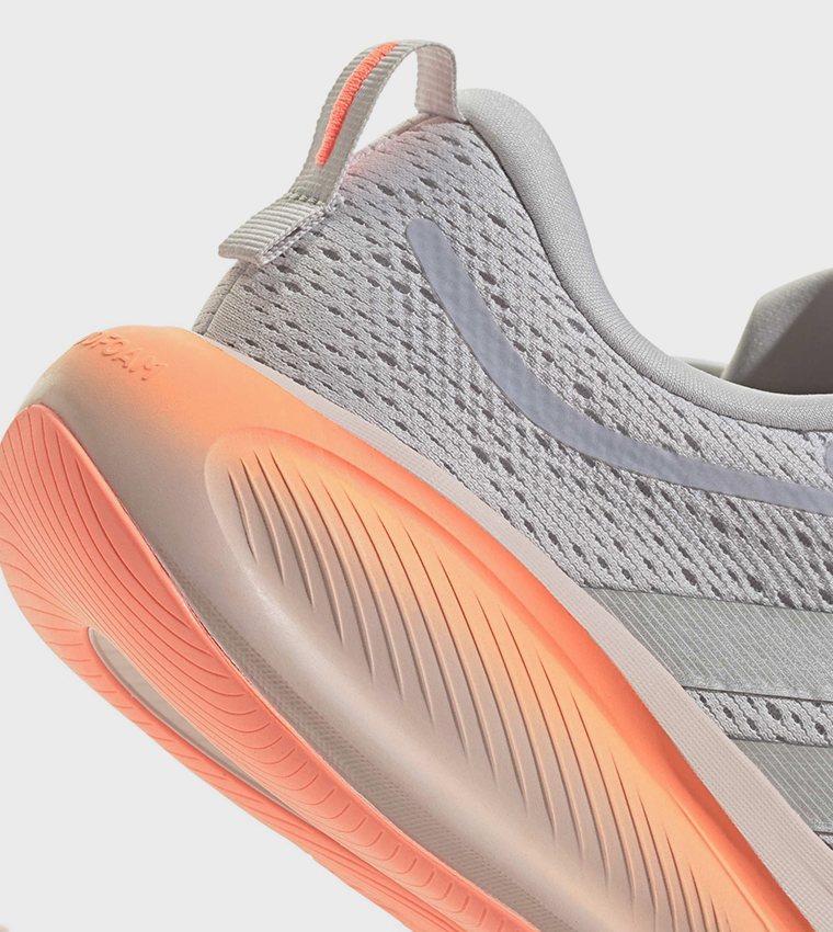 سنيكرز جري ريسبونس بيس مخطط