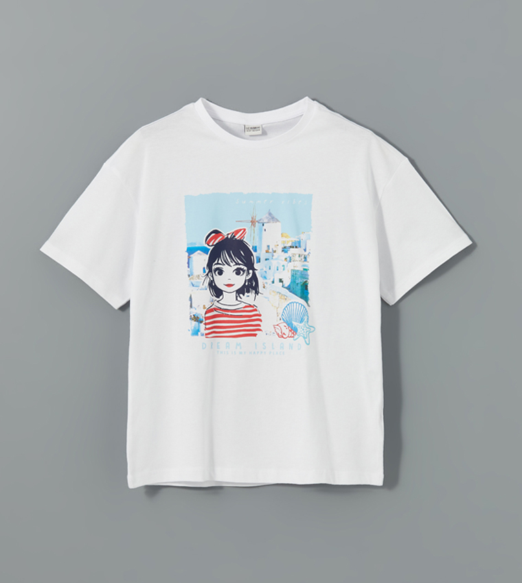 قميص بأكمام قصيرة بطبعة