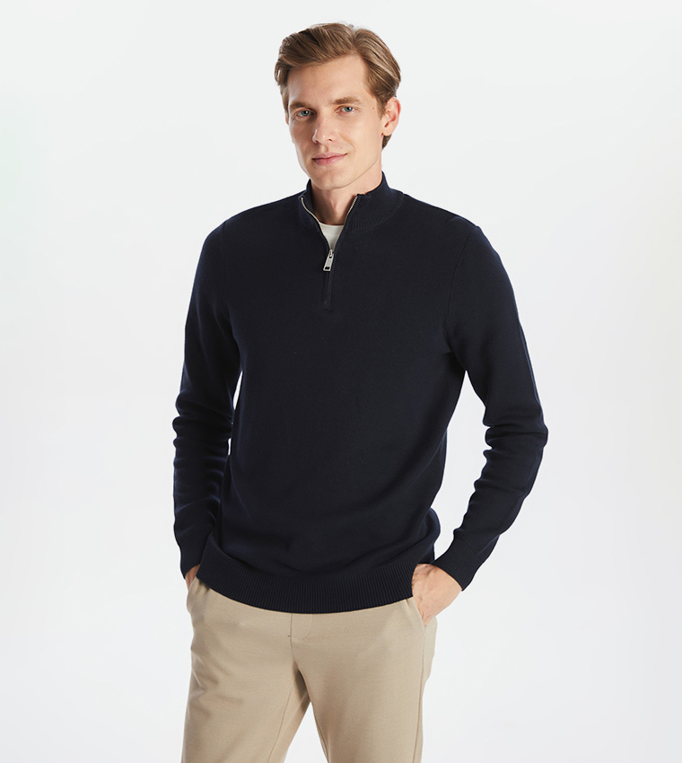 سويتر بياقة عالية ونصف سحاب 