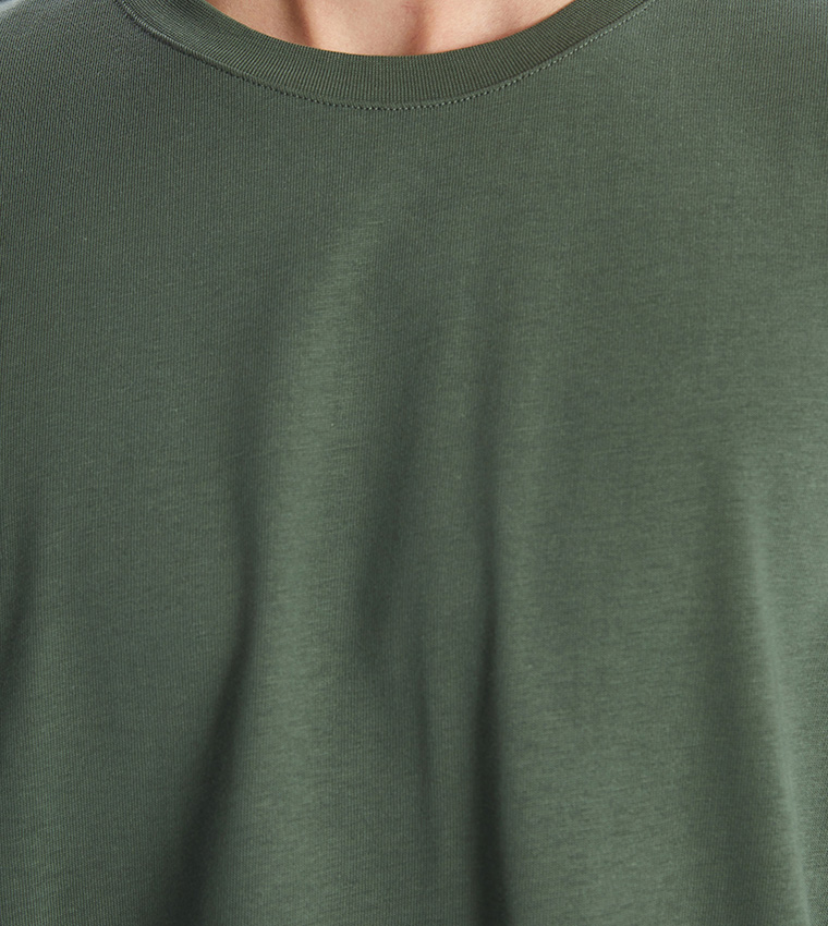 Solid Crew Neck T-Shirt