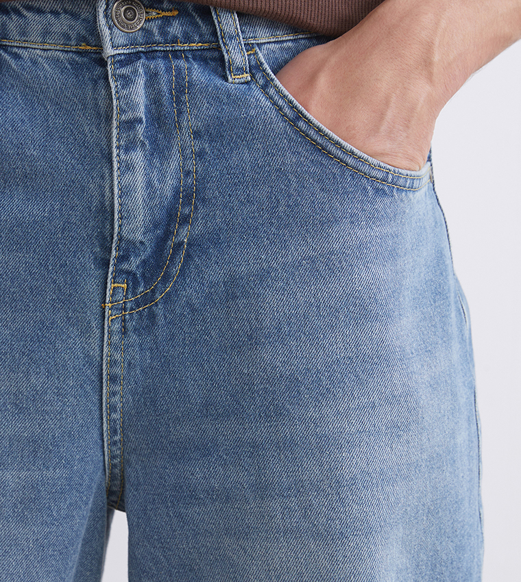 Washed Mid Rise Baggy Fit Jeans