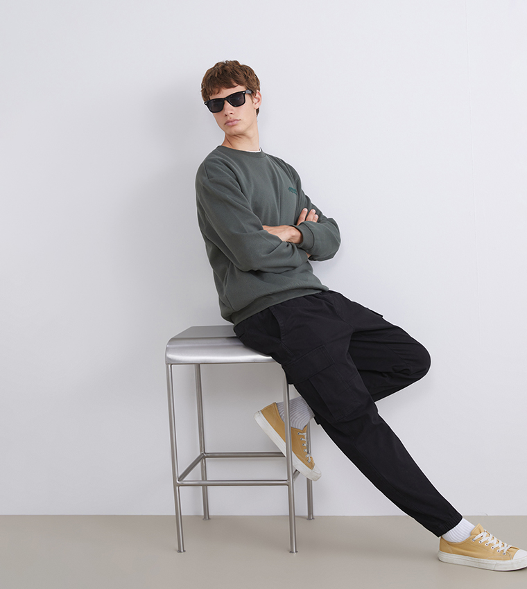 Mid Rise Slim Fit Cargo Trousers