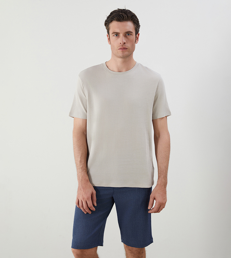 Textured Short Sleeves Casual T-Shirt